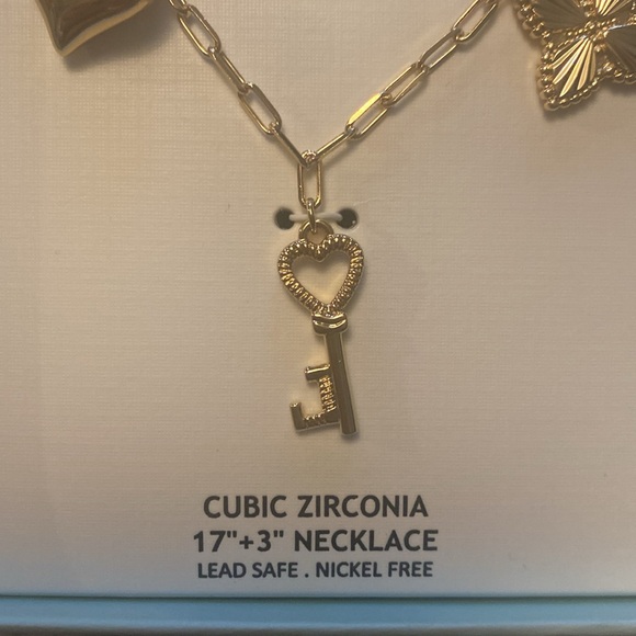 House of Harlow Gold Charm Cubic Zirconia Necklace Key 17” - Picture 2 of 4